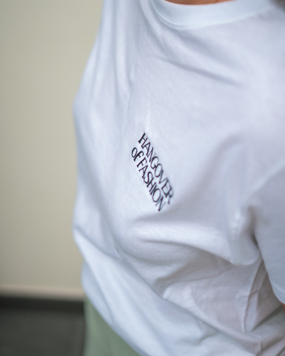 Unisex white organic cotton T-shirt with logo